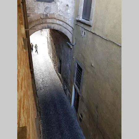 ...all'archetto Di Sant'andrea......pieno Centro Orvieto