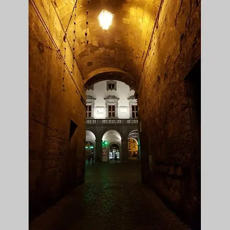 ...all'archetto Di Sant'andrea......pieno Centro Lägenhet *