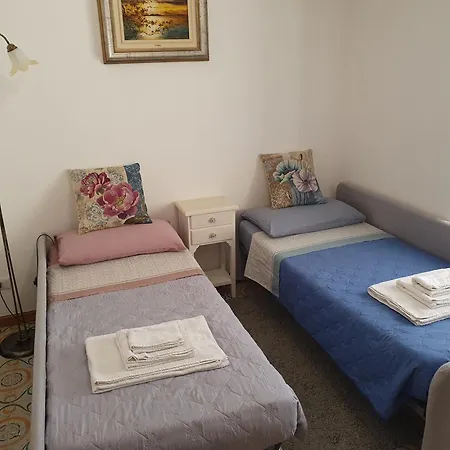 Apartment ...all'archetto Di Sant'andrea......pieno Centro *