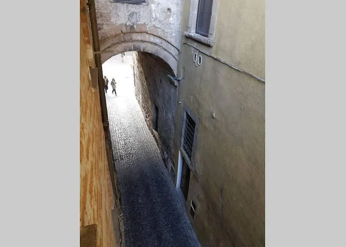 ...all'archetto Di Sant'andrea......pieno Centro 오르비에토